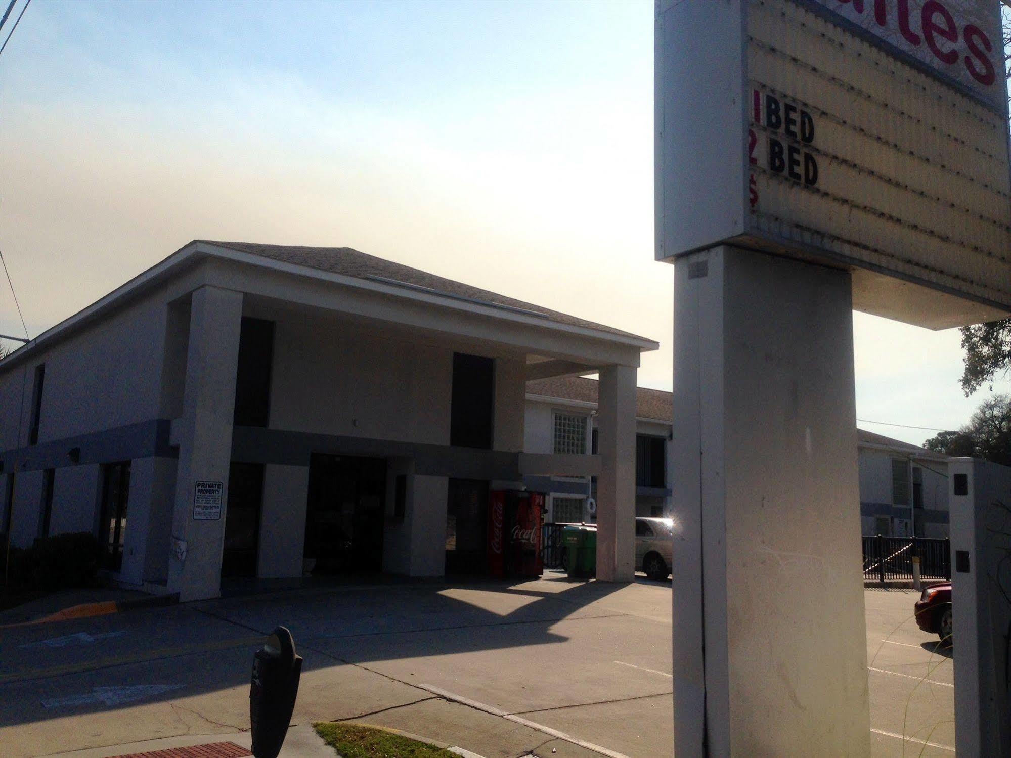 天空套房汽车旅馆 泰比岛 外观 照片